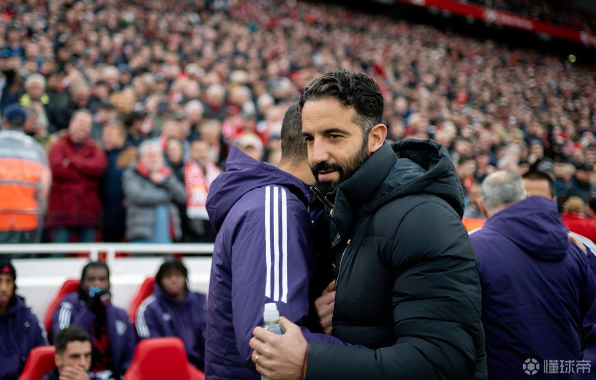 葡超转会期走向成谜，曼联官宣签约，赛场秩序良好，更衣室氛围转暖的简单介绍