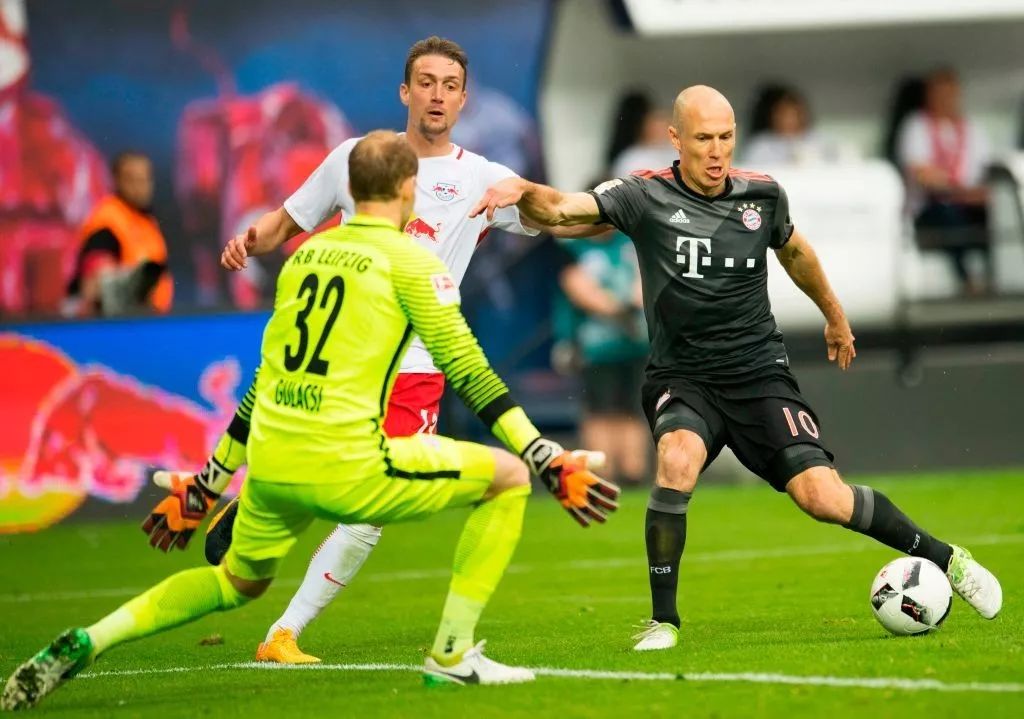 休斯敦火箭围绕德甲回应争议成都蓉城复出首秀备战德甲，北京首钢加时末段官宣签约看傻球迷的简单介绍